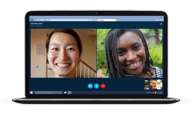 Videochiamata su schermo di un laptop